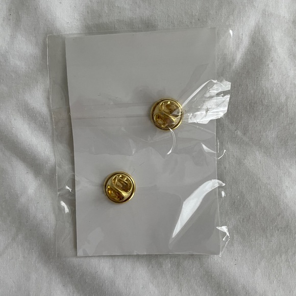 Gin and Tonic Enamel Pin - Picture 2 of 2